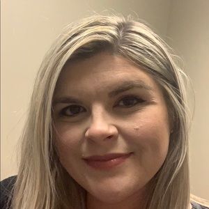 Meet your Posher, Adrienne